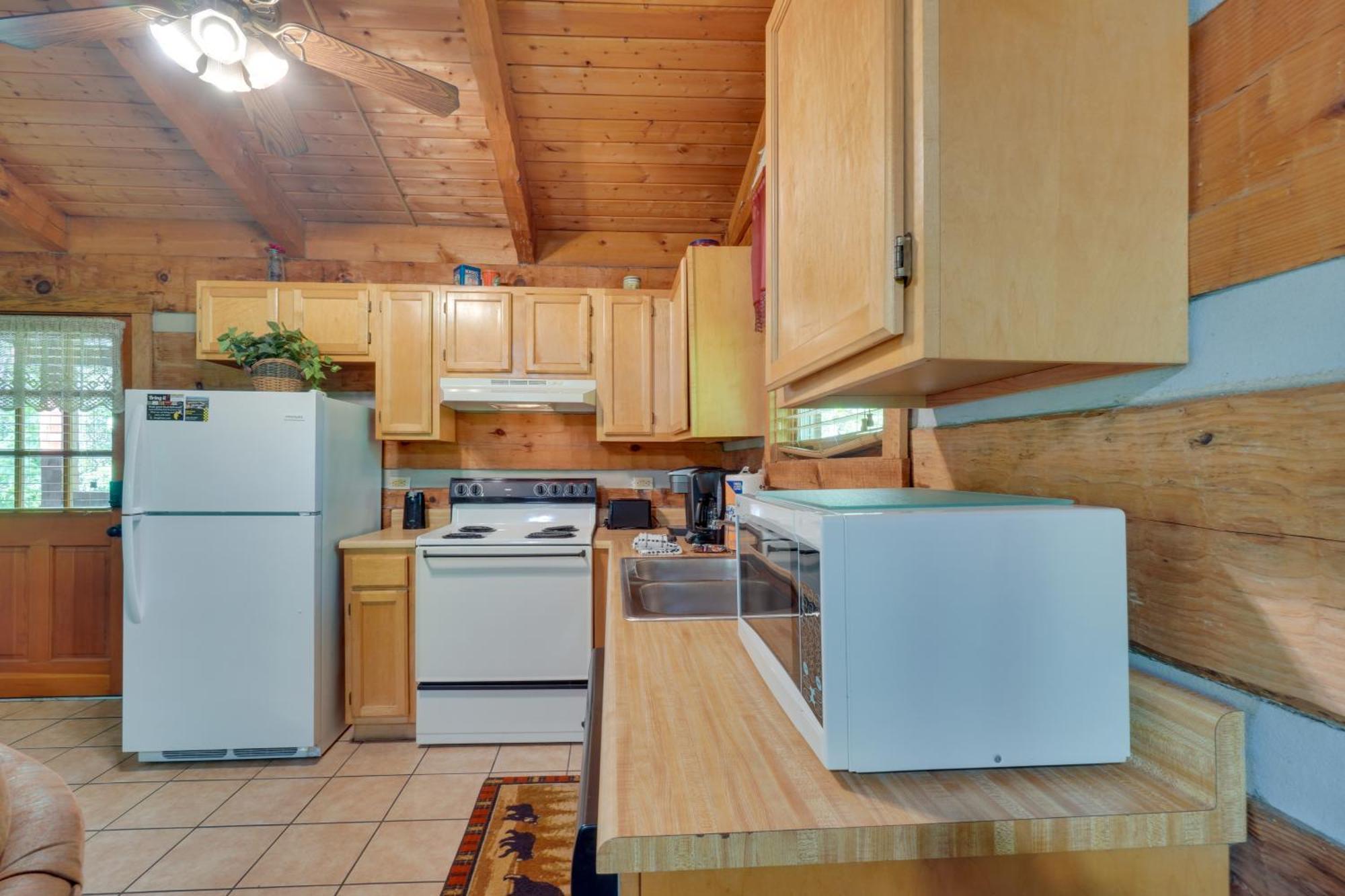 Gatlinburg Cabin With Hot Tub About 6 Mi To Downtown! Buitenkant foto